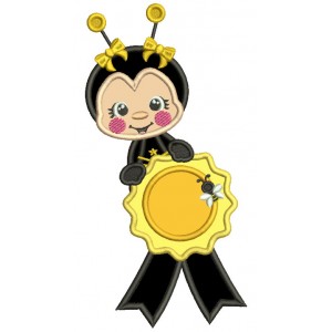 Cute Bee Holding Graduation Seal School Applique Machine Embroidery Design Digitized Pattern